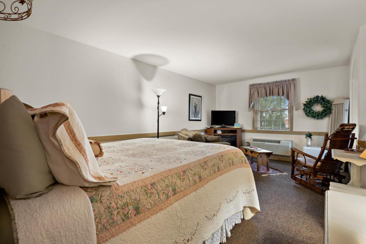 Country Living Inn Smoketown  Eksteriør bilde